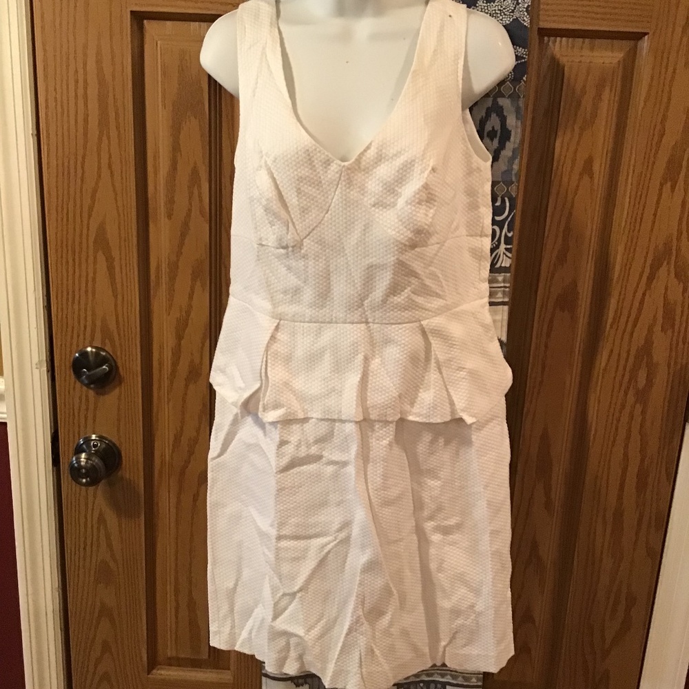 💚3/$25 Chelsea Suite size 10 white sleeveless dress